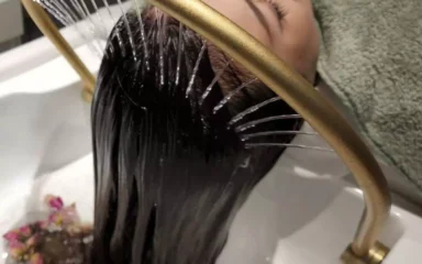 تخت سرشور دار اسکالپ هد اسپا چیست